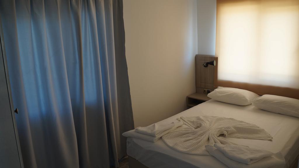 Hotel Marine Айвалык Экстерьер фото