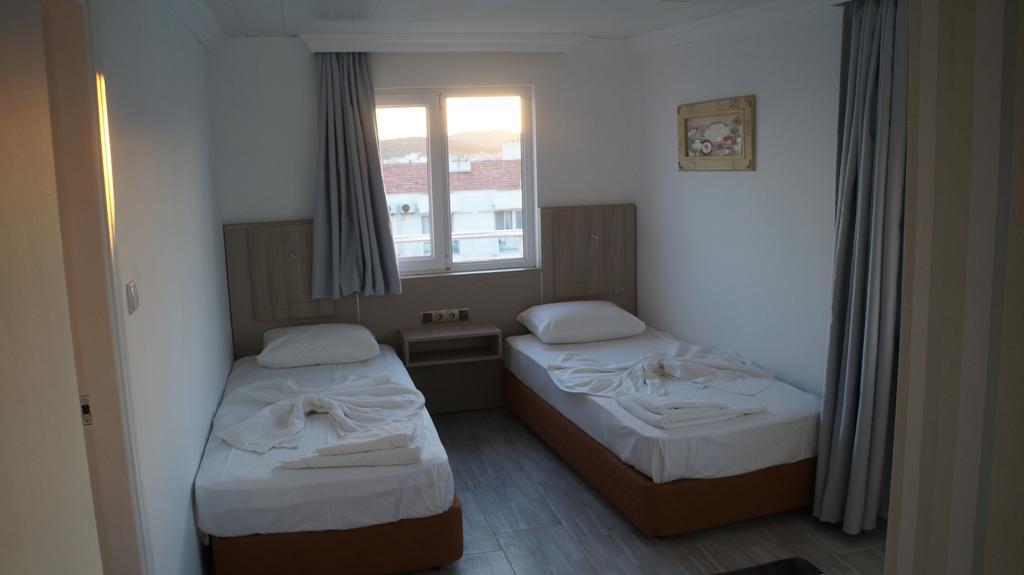 Hotel Marine Айвалык Экстерьер фото