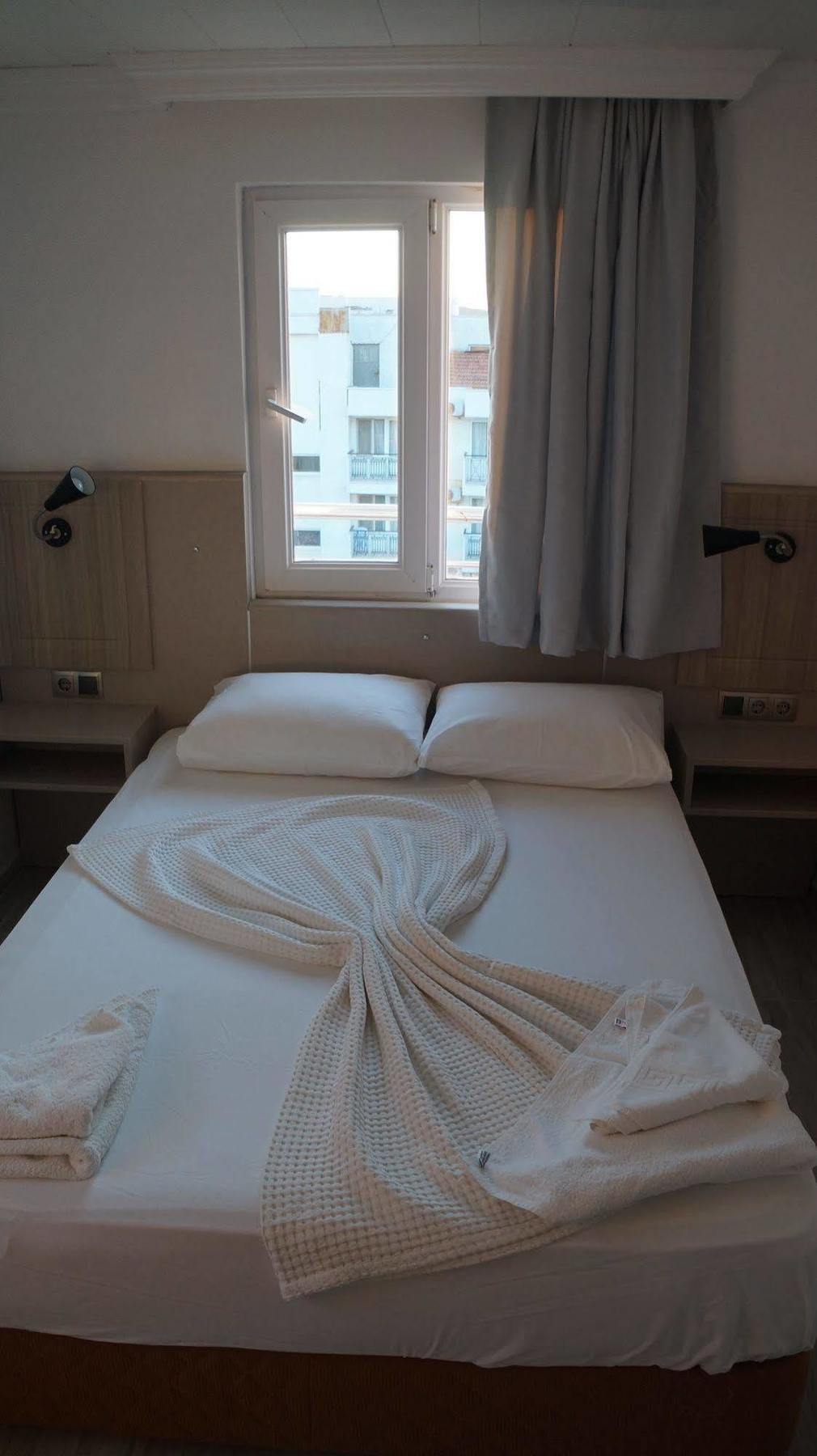 Hotel Marine Айвалык Экстерьер фото